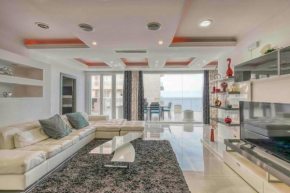 Oceanfront 3BR Penthouse Luxury & Views in Sliema